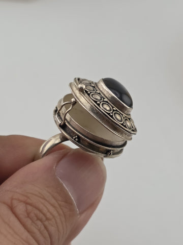 Rare Vintage 925 STERLING SILVER AND BLACK ONYX POISON/PILL LOCKET RING SIZE 8.5