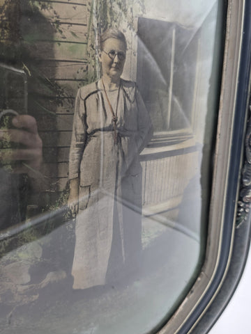 Rare Antique Victorian Convex Bubble Glass Lady Portrait in Gilt Oval Frame