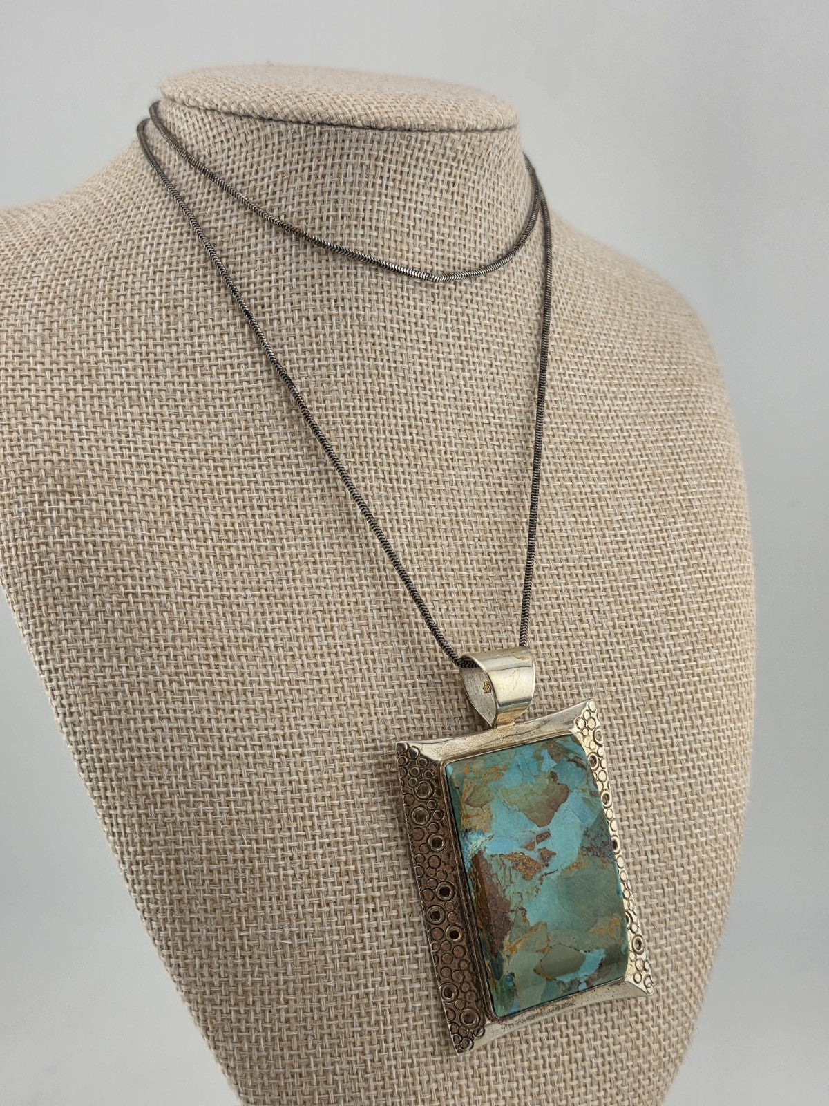 Vtg Jay King DTR Sterling Graduated Turquoise Pendant W 925 Sterling Necklace.