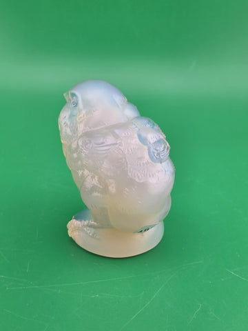 Vintage Sabino Glass Medium Chicken Hen Figurine Opalescent Signed 3 1/2"