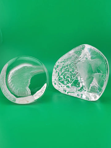 Rare Set Of 2 Mats Jonasson Fish And Bald Eagle MJ Sweden Art Glass Paperweights