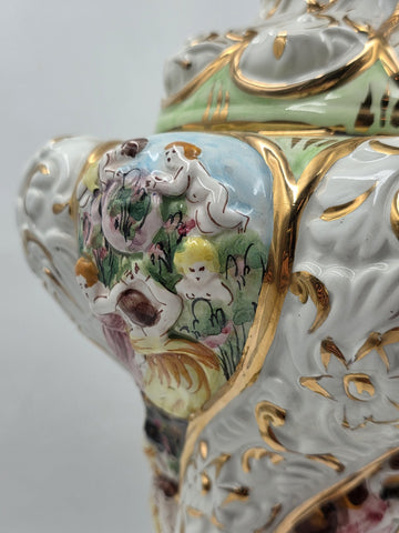 Vintage Italian Capodimonte Hand-Painted Porcelain Table Lamp W Metal Base.