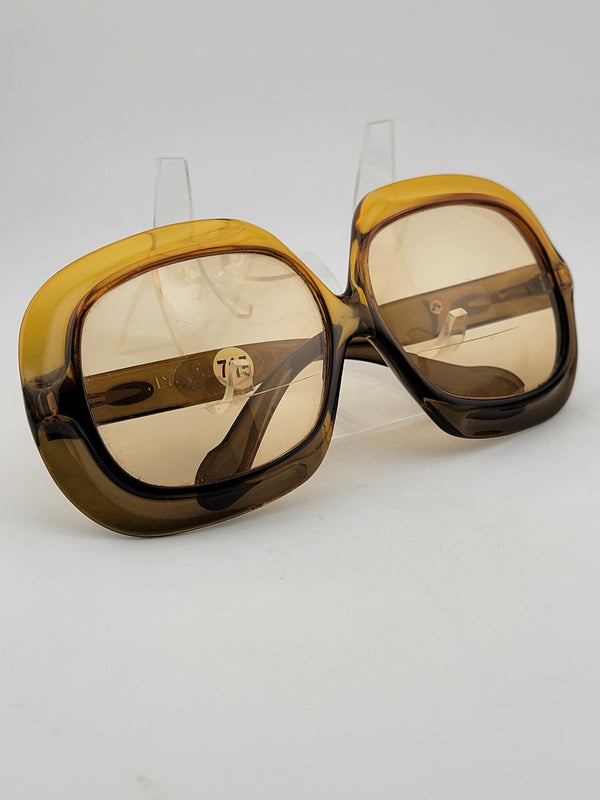 Clothing, Shoes & Accessories