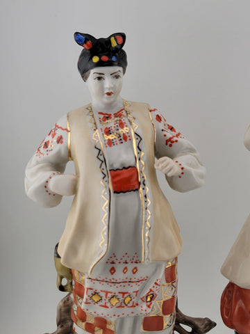 Rare VTG SET OF 2 Figurines KARAS & ODARKA  Ukrainian Soviet Porcelain. VG cond.