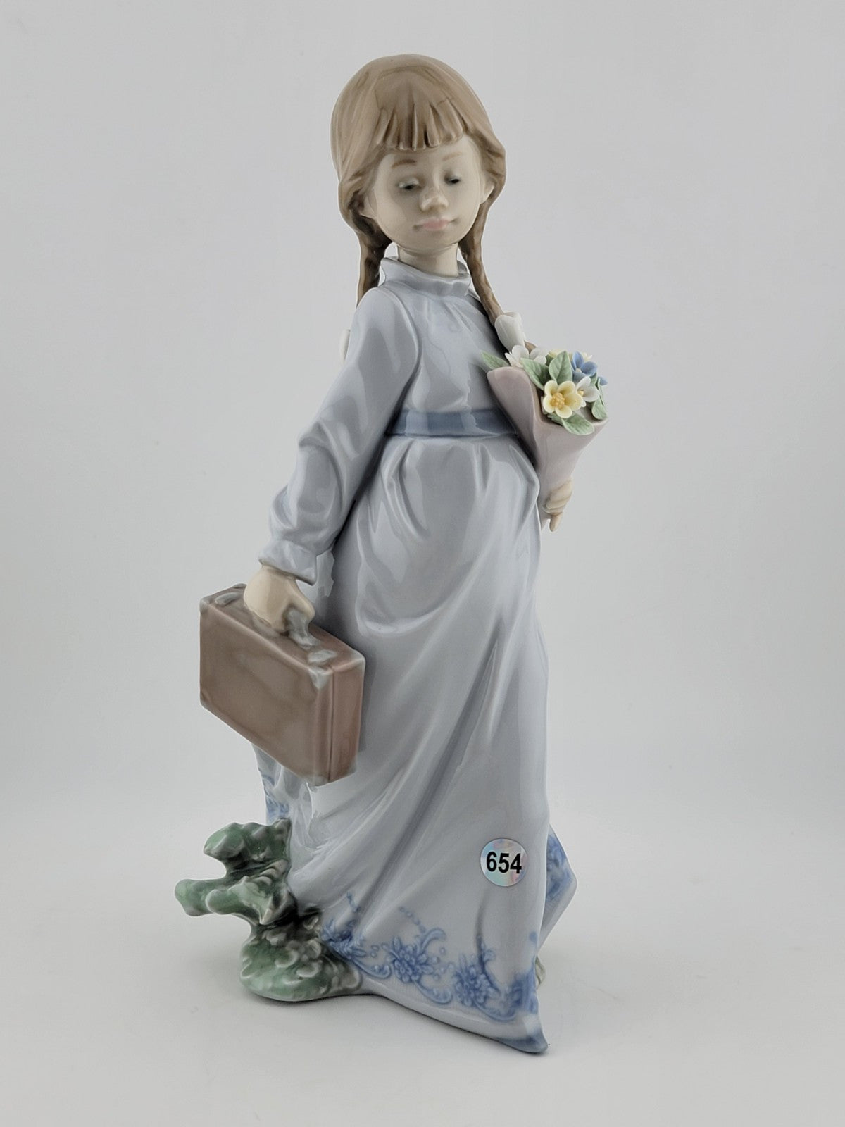 Lladro #7604 "School Days" Girl W/Flowers & Briefcase Porcelain Figurine 8"Tall