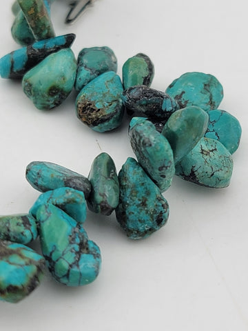 VINTAGE Gorgeous all natural chunks of Turquoise Nuggets Bracelet. 7 Inch Long.