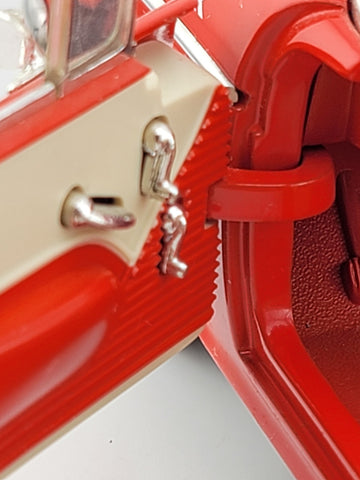 ERTL COLLECTIBLES AMERICAN MUSCLE 1955 CHEVY CONVERTIBLE INDY PACE CAR 1:18 1998