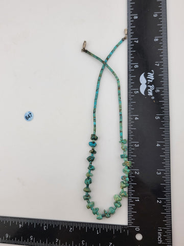 VINTAGE Gorgeous all natural chunks of Turquoise Nuggets Necklace. 15 Inch Long.