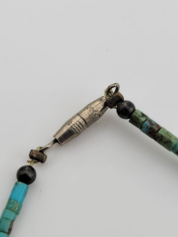 VINTAGE Gorgeous all natural chunks of Turquoise Nuggets Necklace. 15 Inch Long.