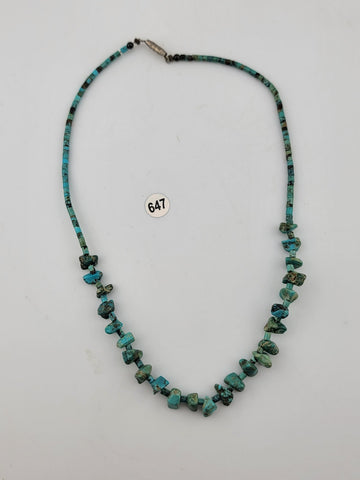 VINTAGE Gorgeous all natural chunks of Turquoise Nuggets Necklace. 15 Inch Long.