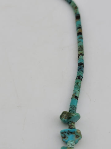 VINTAGE Gorgeous all natural chunks of Turquoise Nuggets Necklace. 15 Inch Long.
