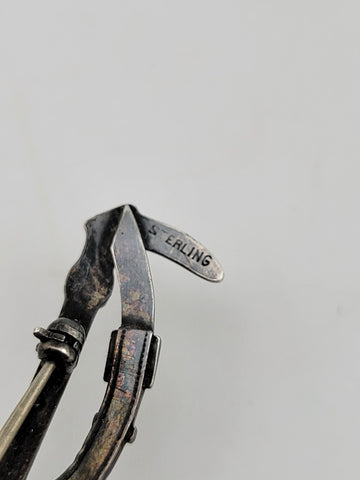 ANTIQUR 925 STERLING SILVER REVERSE PAINTING ON GLASS HORSE & JOKEY BROOCH