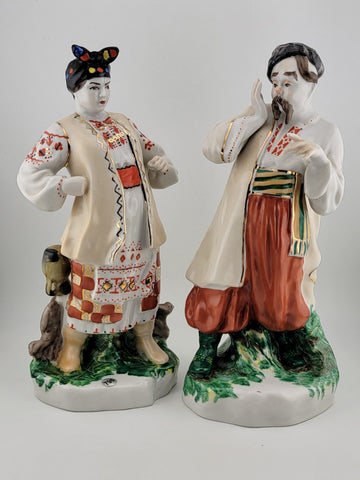 Rare VTG SET OF 2 Figurines KARAS & ODARKA  Ukrainian Soviet Porcelain. VG cond.