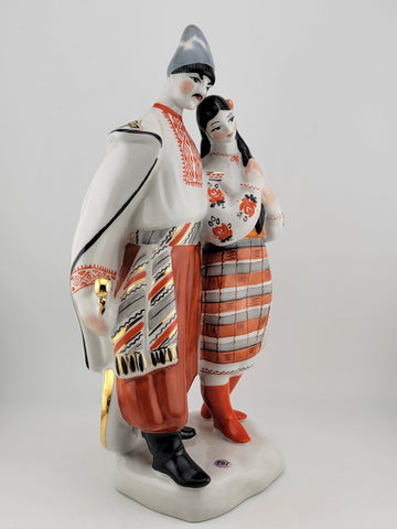 Rare 1961 Ukraine Vintage porcelain sculptural statuette "Ukrainian couple" Kiev