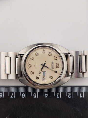 SEIKO MILITARY DIAL 7009-8081 DAY/DATE AUTOMATIC VINTAGE MEN’S WATCH W Box.
