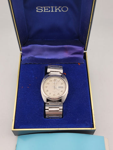 SEIKO MILITARY DIAL 7009-8081 DAY/DATE AUTOMATIC VINTAGE MEN’S WATCH W Box.