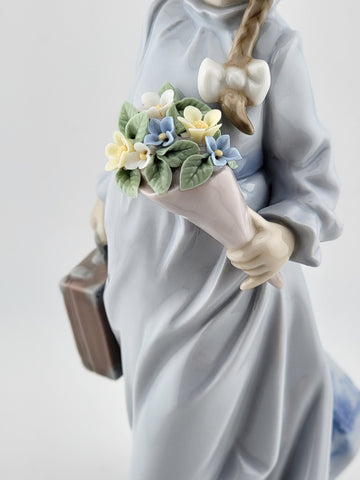Lladro #7604 "School Days" Girl W/Flowers & Briefcase Porcelain Figurine 8"Tall