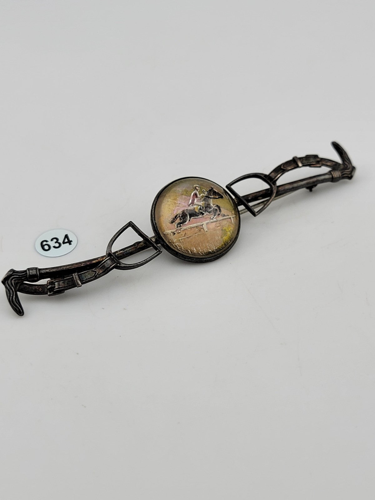 ANTIQUR 925 STERLING SILVER REVERSE PAINTING ON GLASS HORSE & JOKEY BROOCH